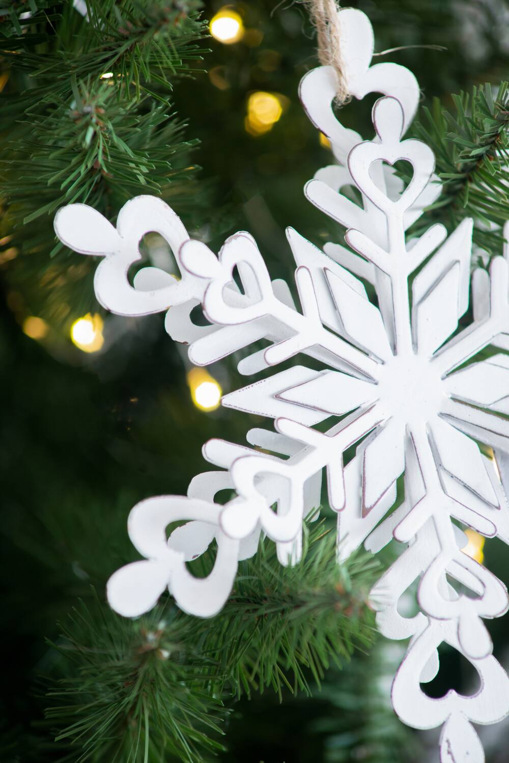Alt View 5. Dexmalle - Dexmalle-6.3x1.8x6.7 Christmas Tree Decorative Iron Snowflake Hanger,Set of 6-White - White.