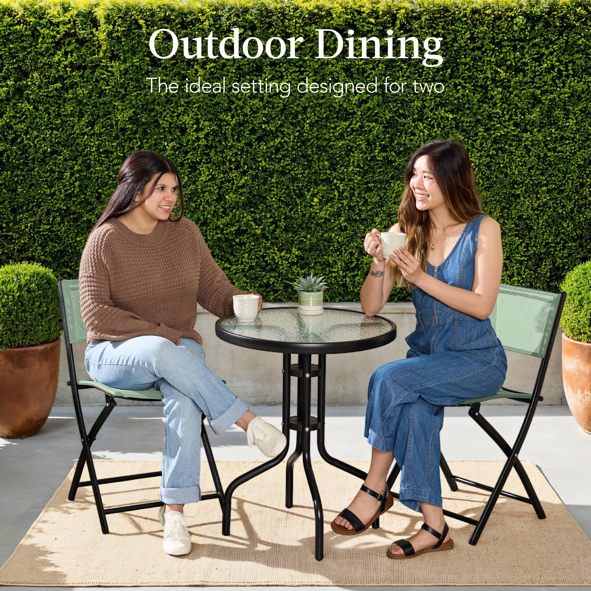 Outdoor Dining  
The ideal setting designed for two