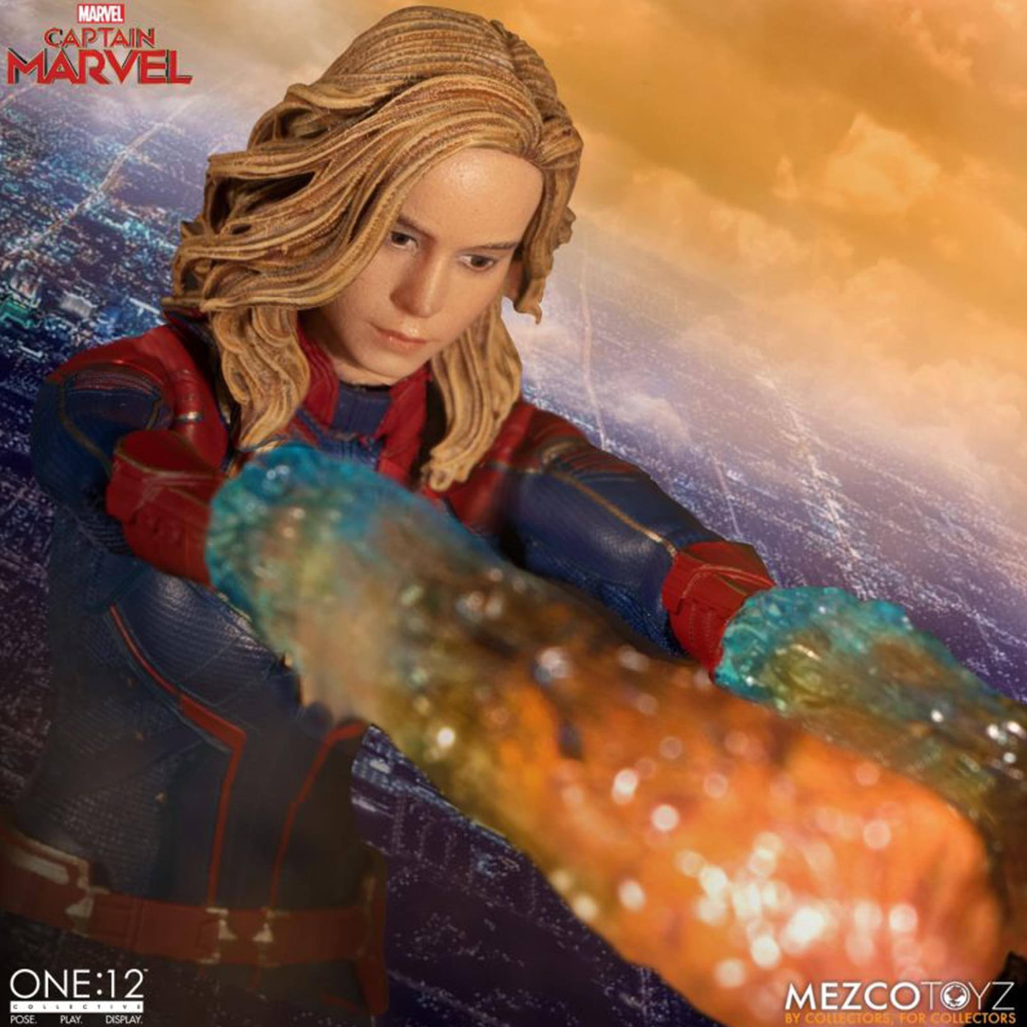 MARVEL CAPTAIN MARVEL ONE:12 12 O.E ... POSE PLAY DISPLAY MEZCOTOYZ BY COLLECTORS FOR COLLECTORS