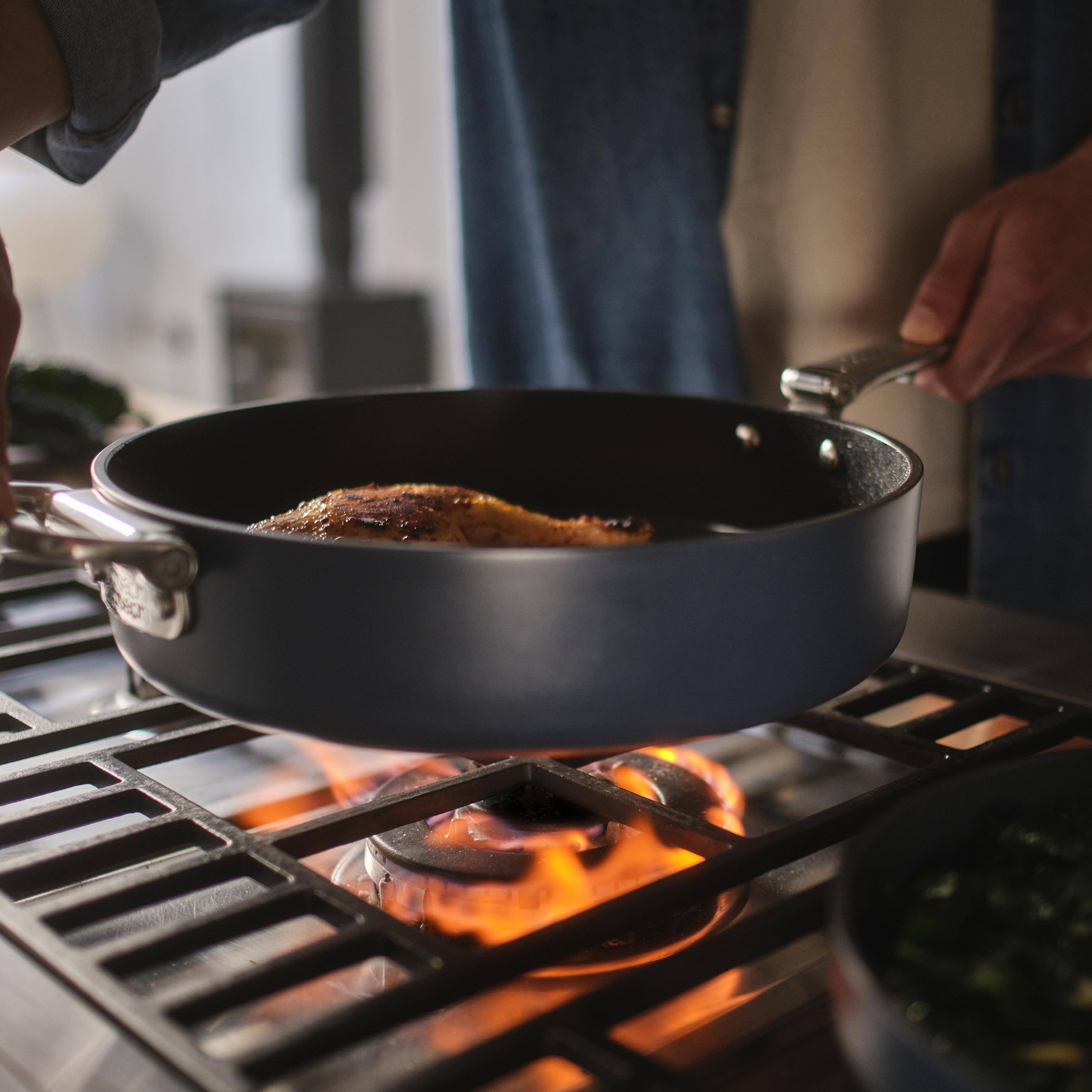 Joseph Joseph - Space Ceramic Non-stick 11" Frying Pan with Folding Handle - Blue - Thumbnail 4