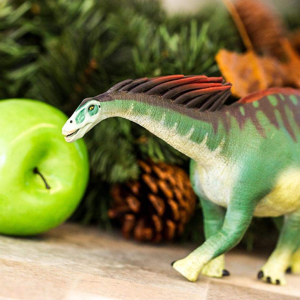Angle. Safari Ltd. - Amargasaurus Toy Figurine.
