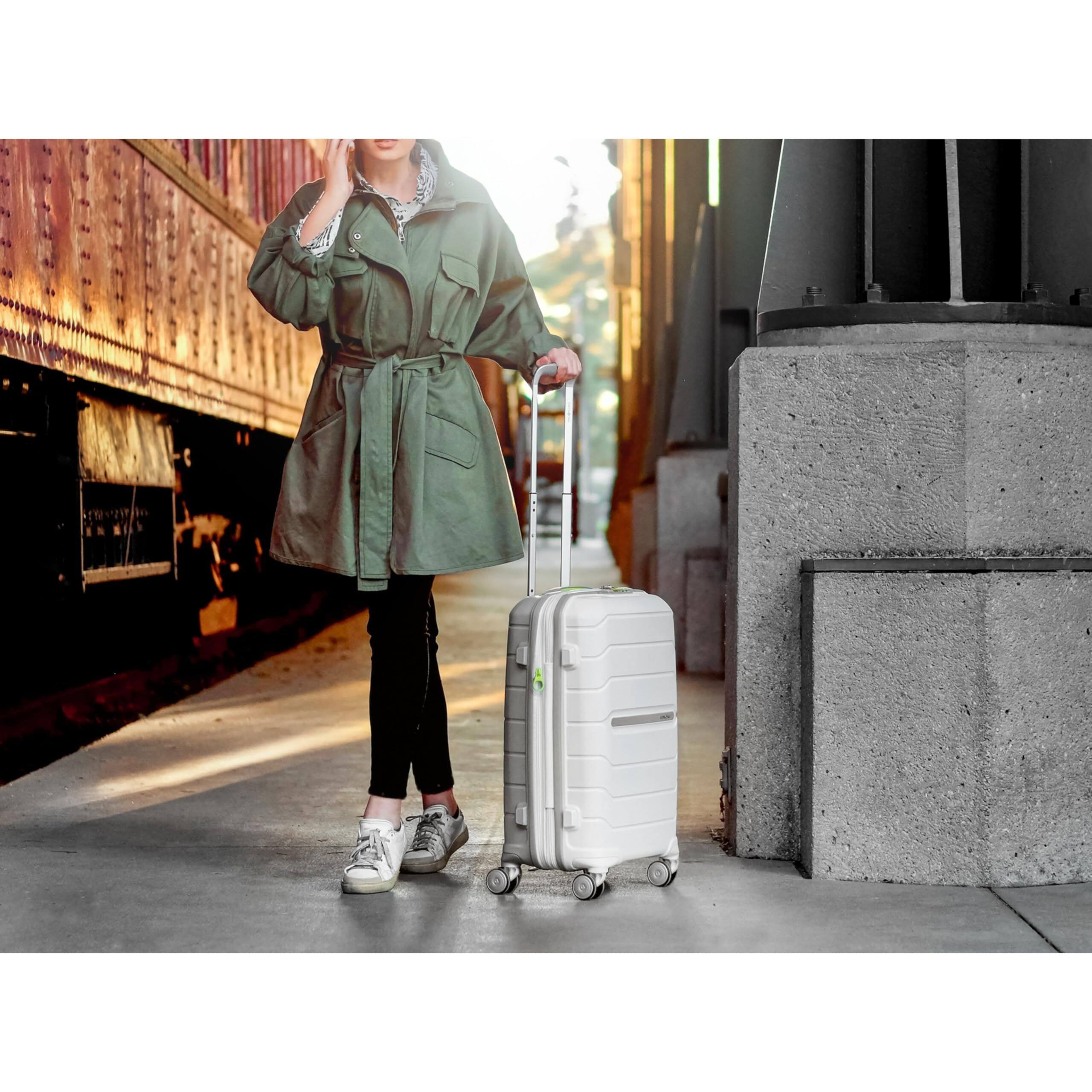 Back. Samsonite - Freeform Hardside Expandable Spinner Luggage 2PC Set(21/28-Carry-on/Large) 80242-4744 - White|Grey.