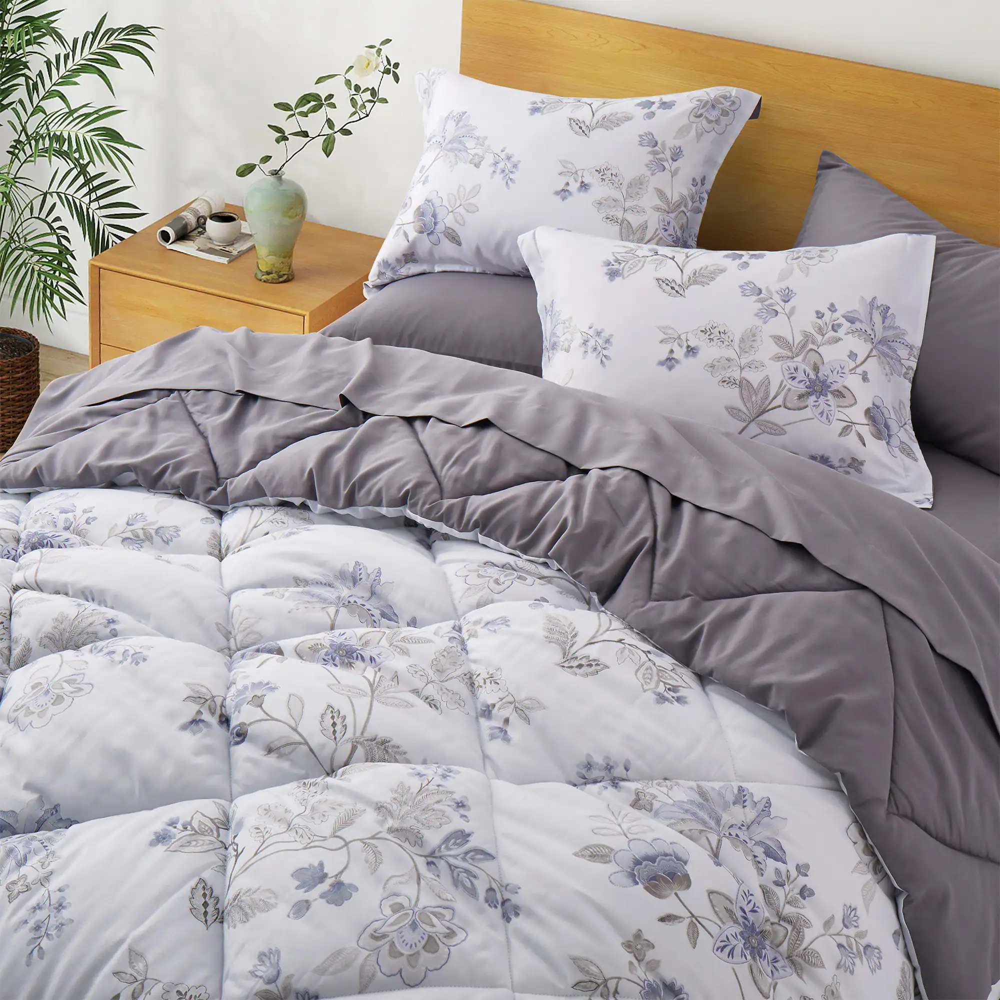 Angle. Peace Nest - Peace Nest 7pc Floral Printed Reversible Comforter & Sheets Set - White.