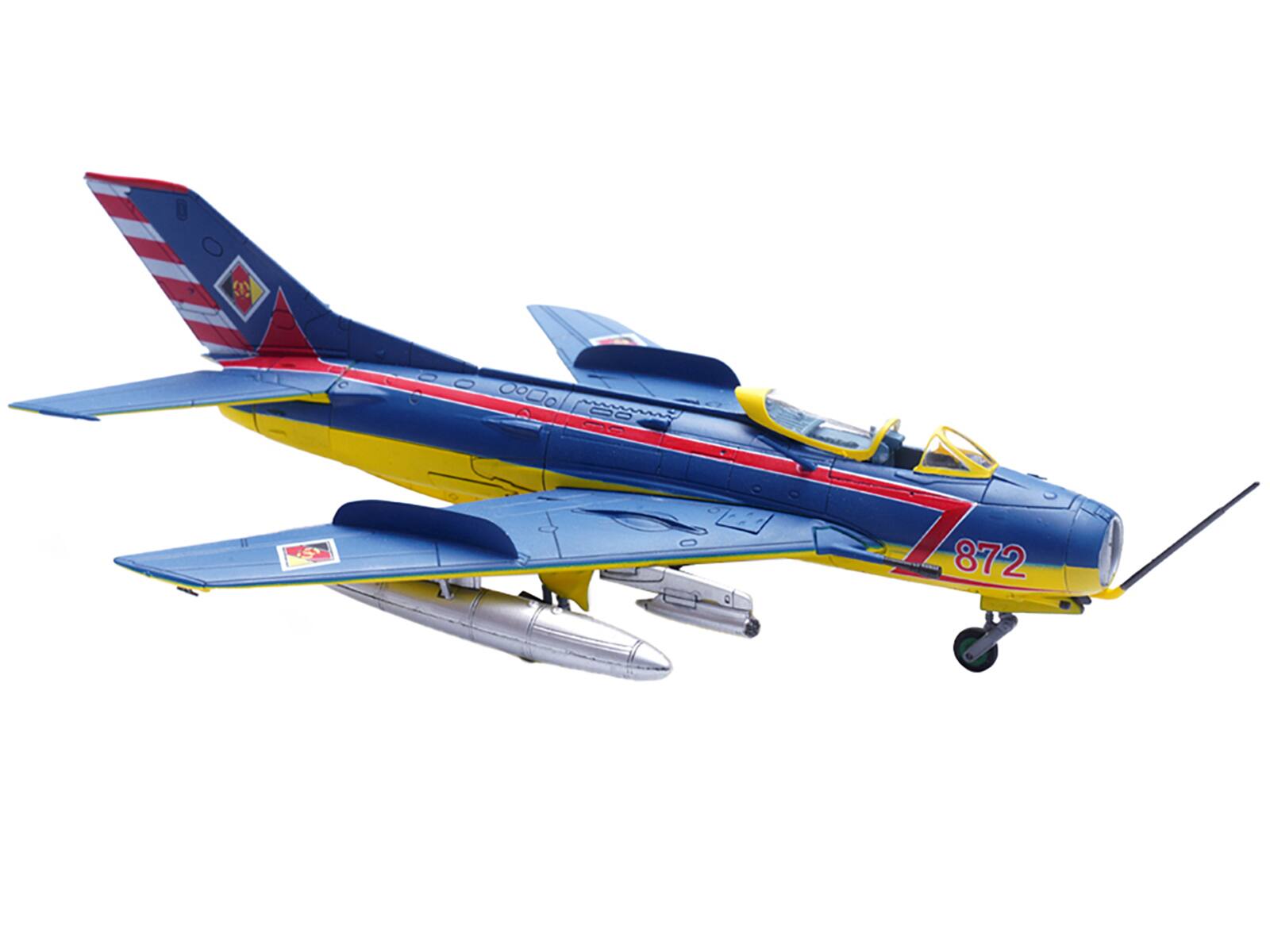 Left. Panzerkampf - Mikoyan-Gurevich MiG-19S Farmer C 1 Staffel/JG-3 Preschen 5th World Aerobatic Championships 1968 Wing Series 1/72 - Multicolor.