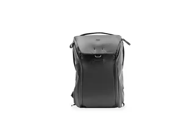 Angle. Peak Design - Everyday Backpack V2 30L - Black.