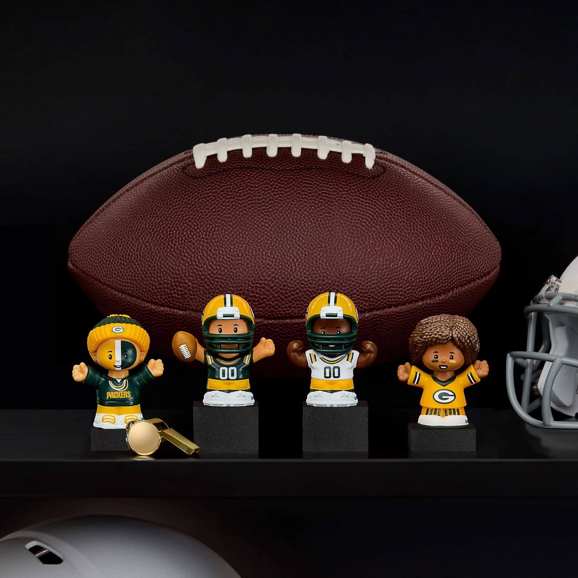 Alt View 5. Little People - Fisher Price Little People x NFL Collector Green Bay Packers Figure 4-Pack - Green.