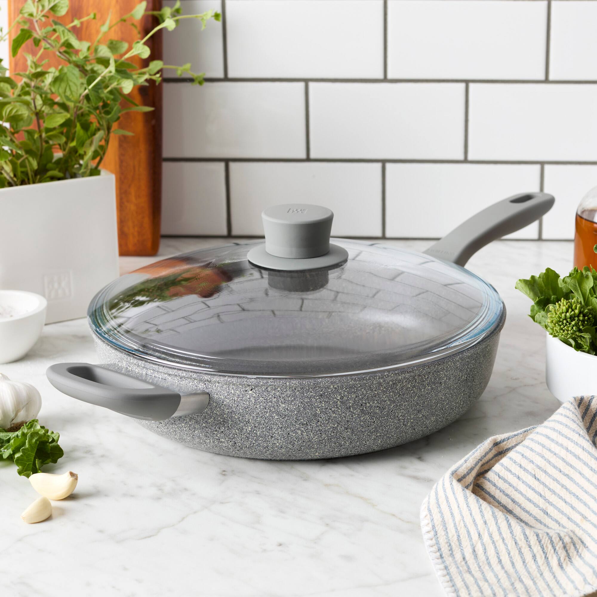 Alt View 4. ZWILLING - ZWILLING Parma Plus 3.9-qt Aluminum Nonstick Sauté Pan with Helper Handle and Lid - Grey.