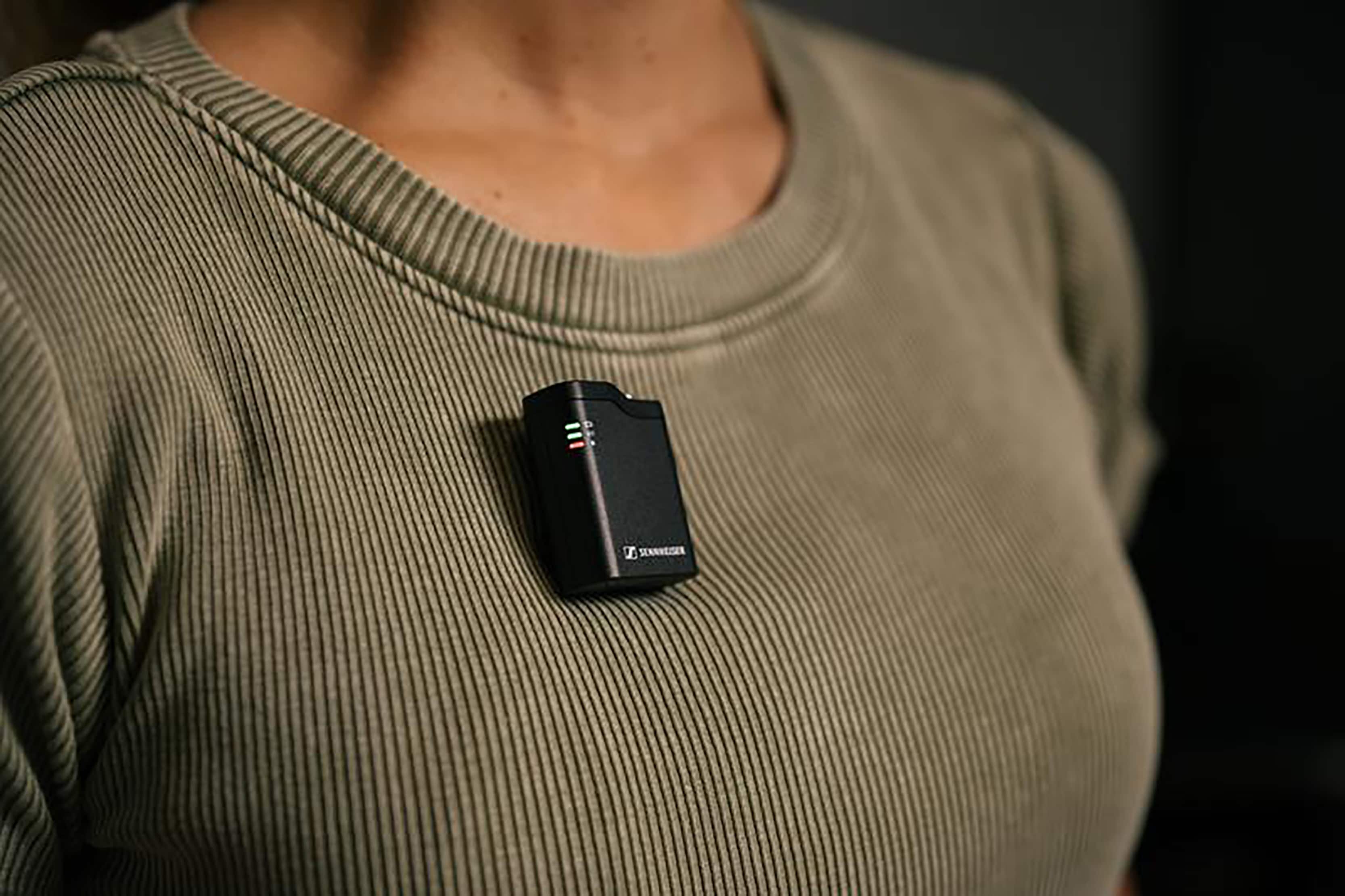 Alt View 10. Sennheiser - PROFILE WIRELESS 2-channel all-in-one microphone system - Black.