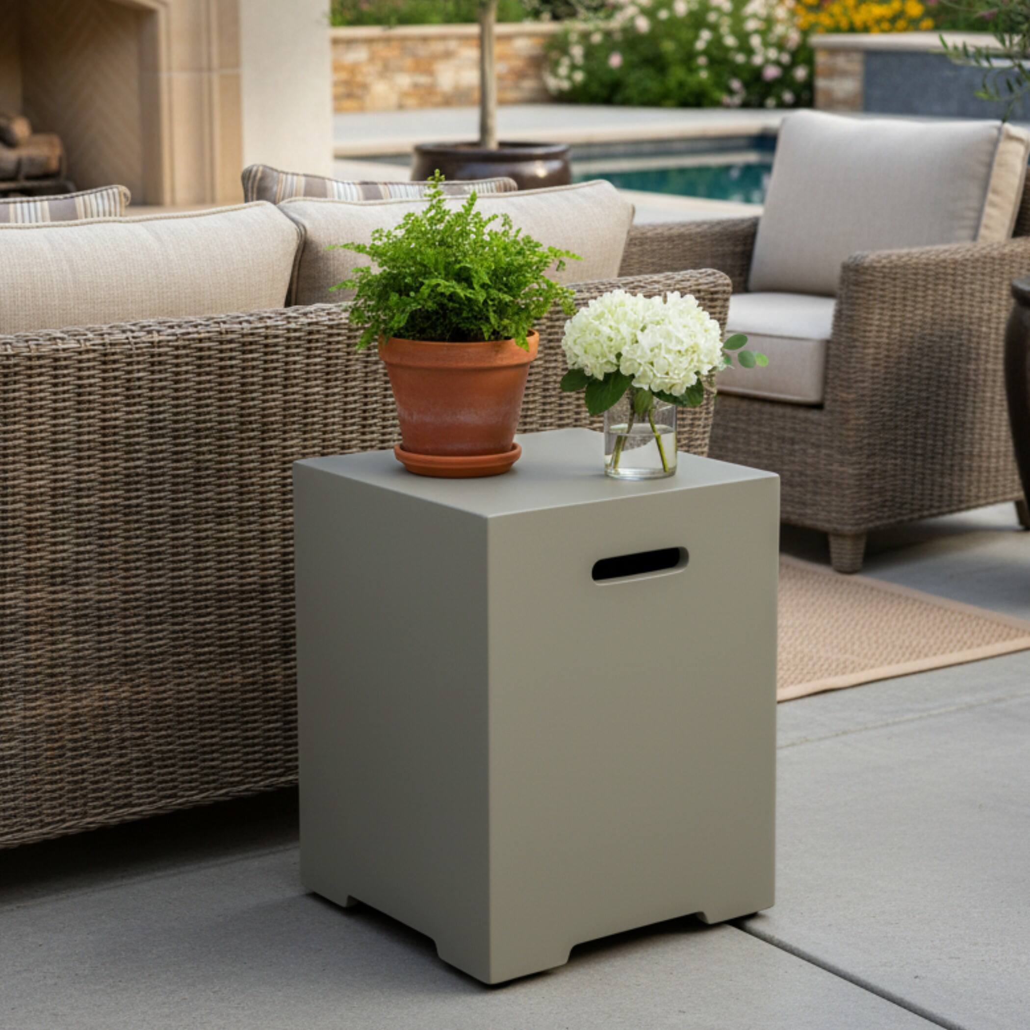 Left. Mondawe - 16 Inch Propane Tank Cover - Grey.