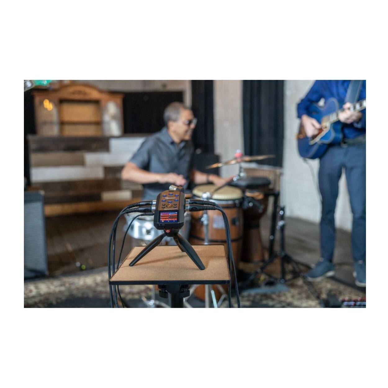 Angle. Zoom - Zoom H6essential 6-Track Stereo Handy Recorder and Hairy Windscreen Bundle.