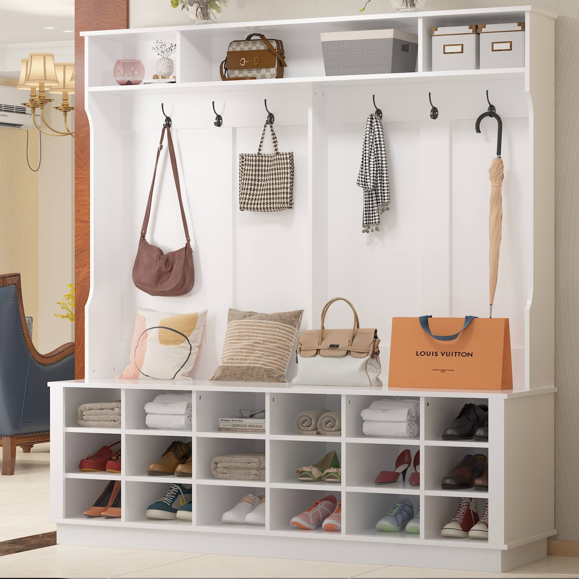 LOUIS VUITTON  
LOUIS VUITTON