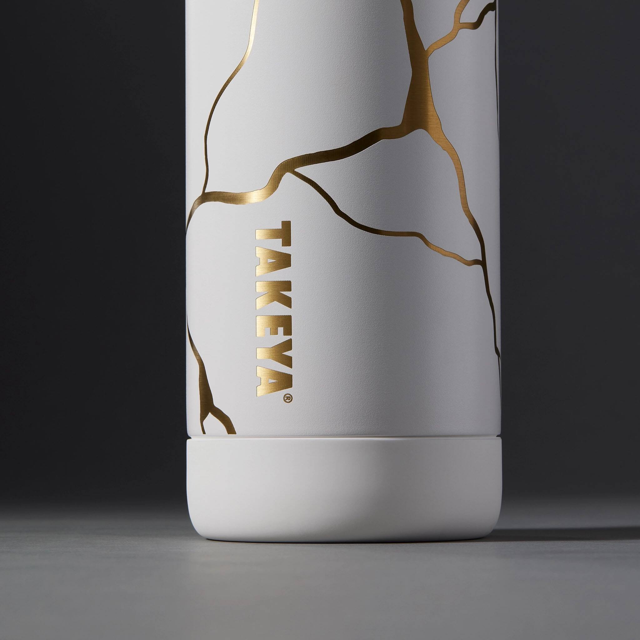 Alt View 1. Takeya - Kintsugi 32-oz. Leakproof Water Bottle with Straw Lid - Blanc.