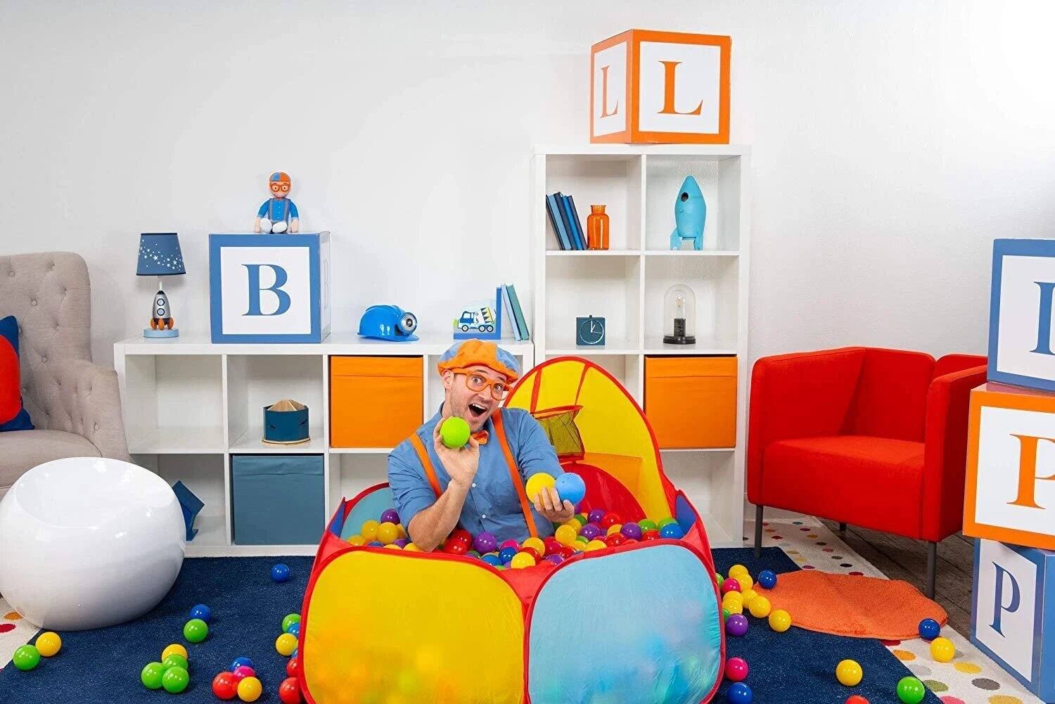 Alt View 3. Jazwares - Blippi Ball Pit Surprise 3-Pack Series 3 Learn Numbers & Shapes - Multicolor.