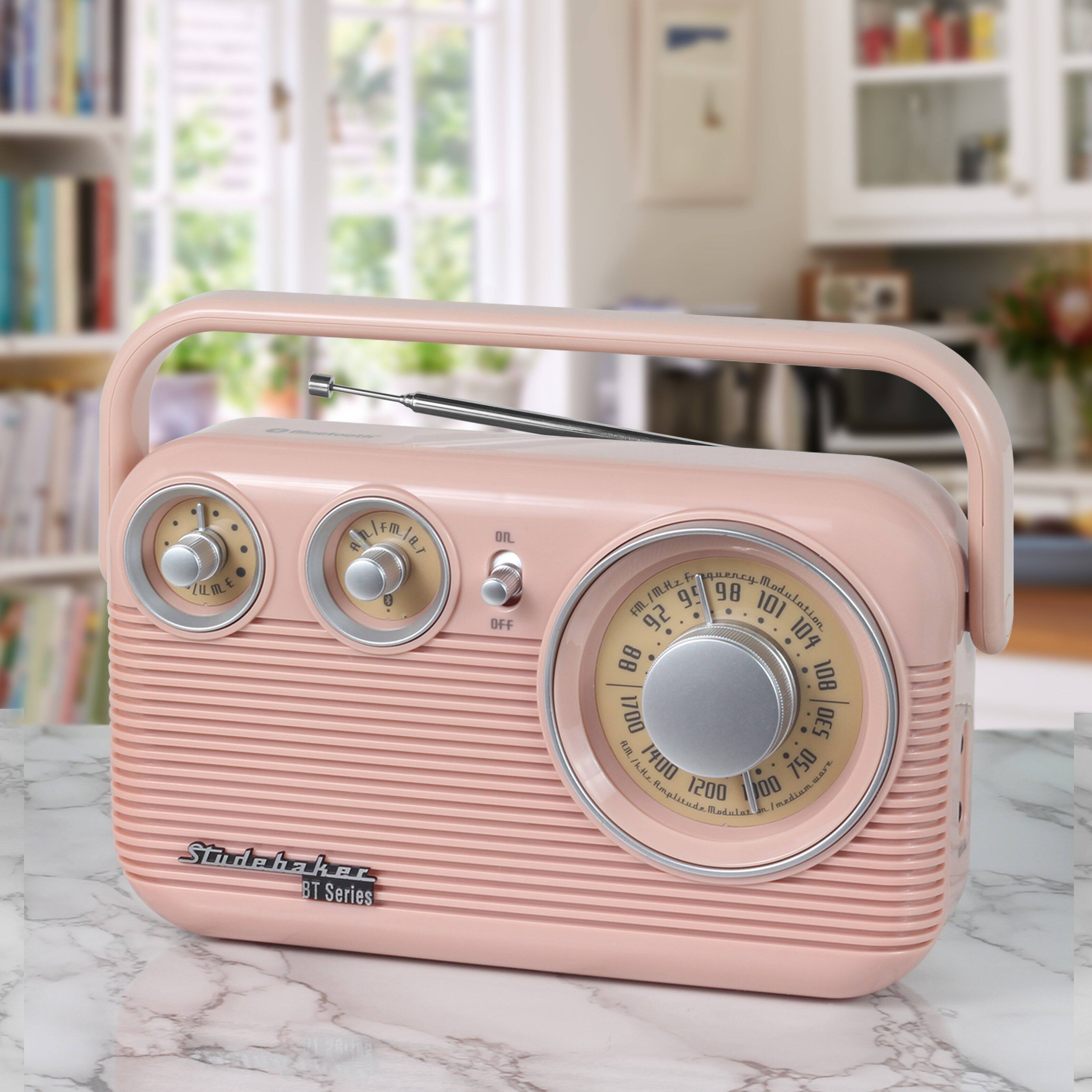 "Studebaker BT Series on OFF for 95.98 MHz Modulation FM 92.101.104.88.108.1700 DES 1400 750 Radiance Radios."