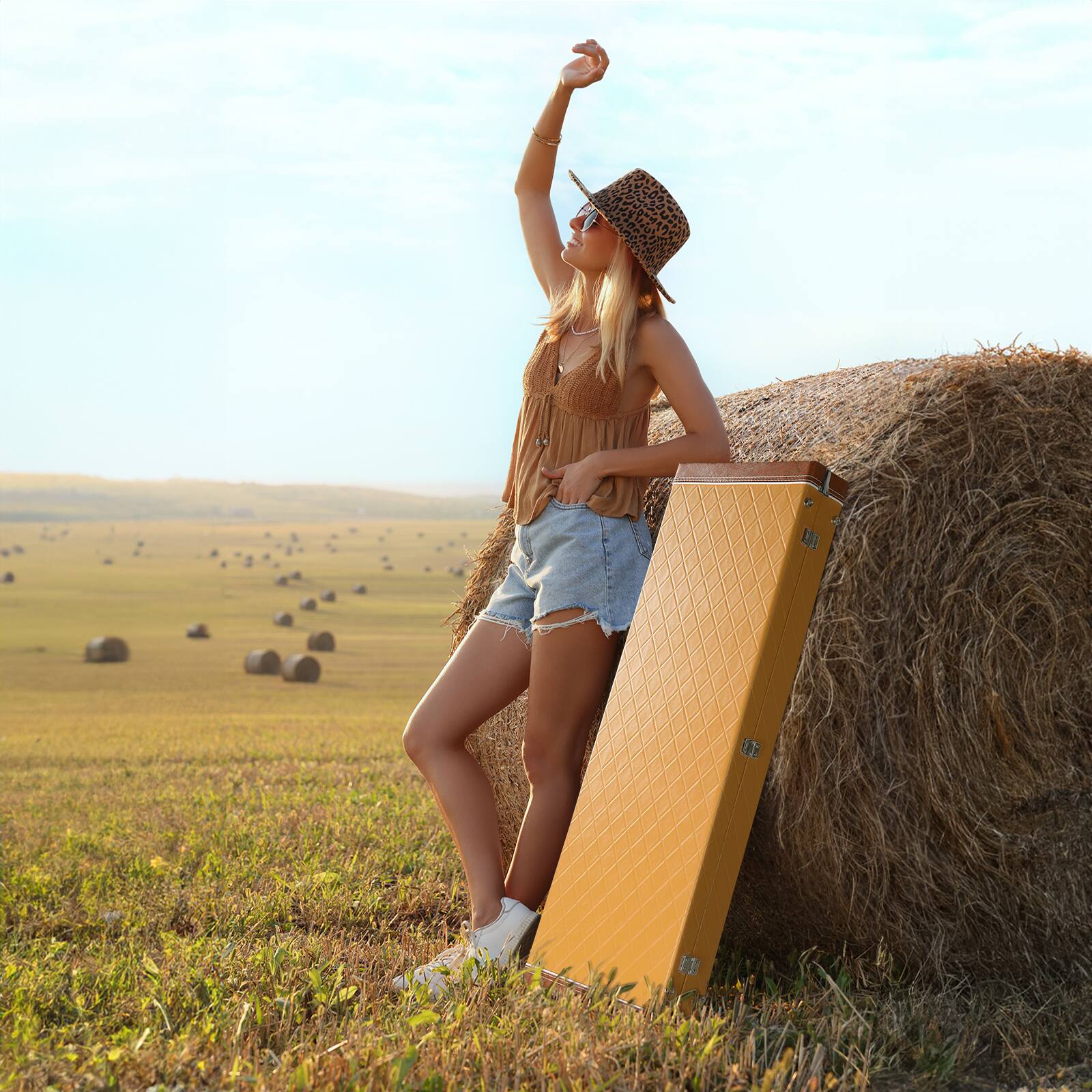 Angle. Winado - Electric Guitar Hard Case, Rectangle Wooden Standard 39-Inch Electric Guitars Hard-Shell Protective Carrying Case.