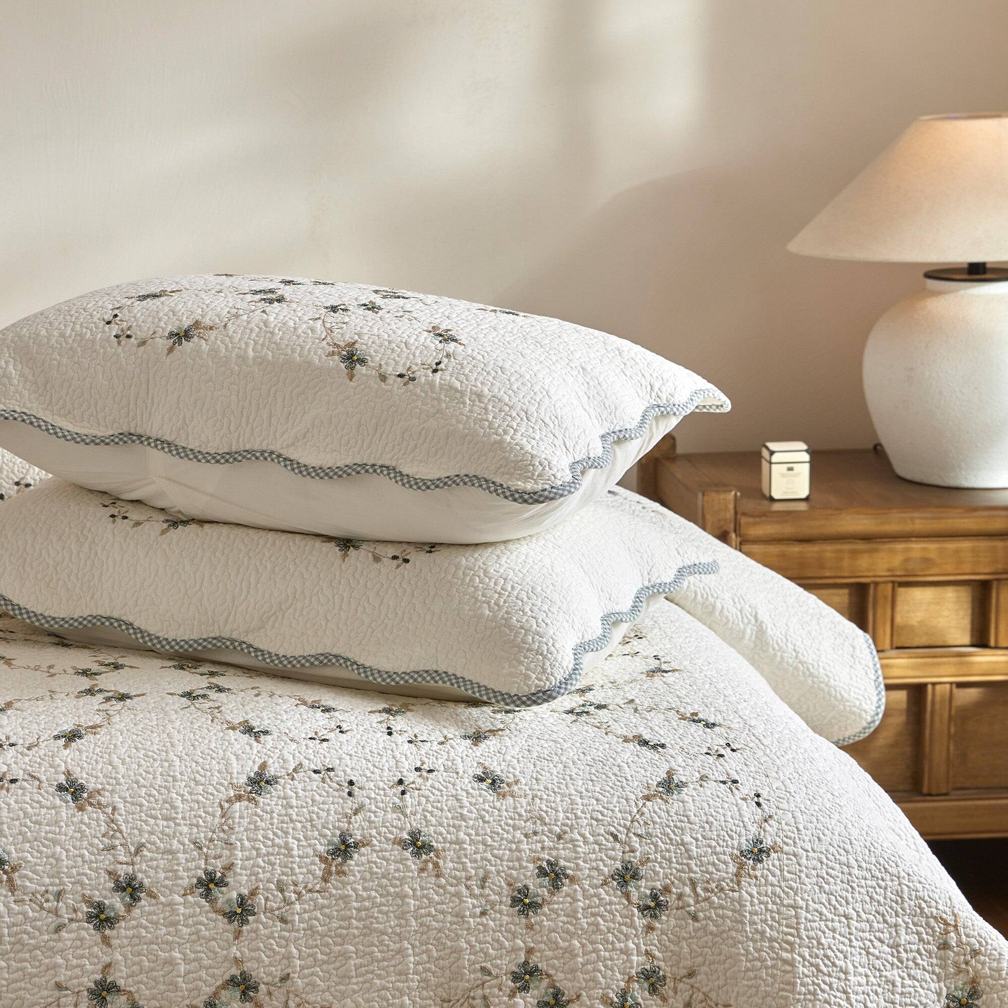 Back. MarCielo - Marcielo 3 Pieces Soft Cream Cotton Quilt Bedspread Set European Cottage Style - White.