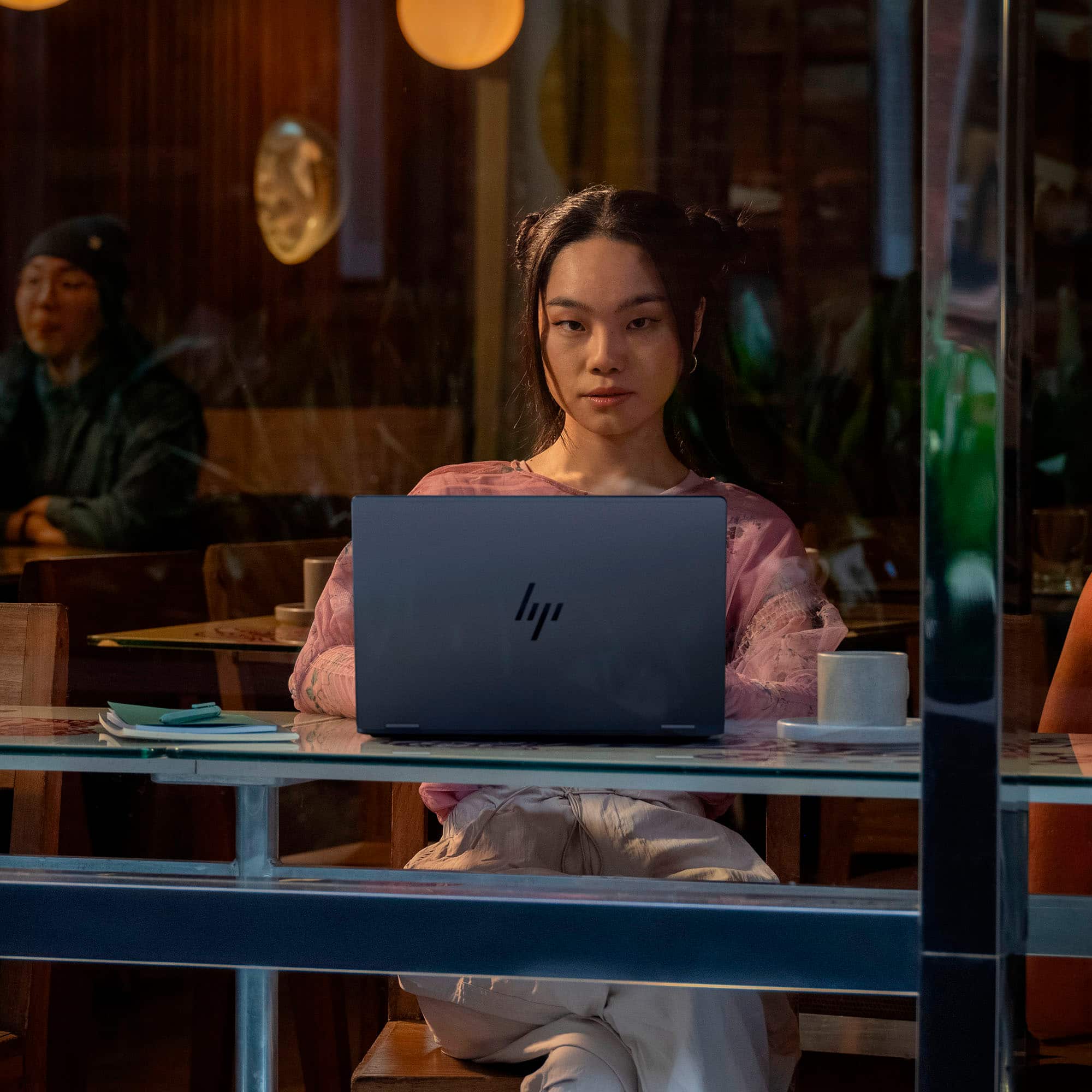 Alt View 19. HP - OmniBook X Flip 2-in-1 - Copilot+ PC - 14" 2K Touch-Screen Laptop - Intel Core Ultra 5 226V - 16GB Memory - 512GB SSD - Atmospheric Blue.