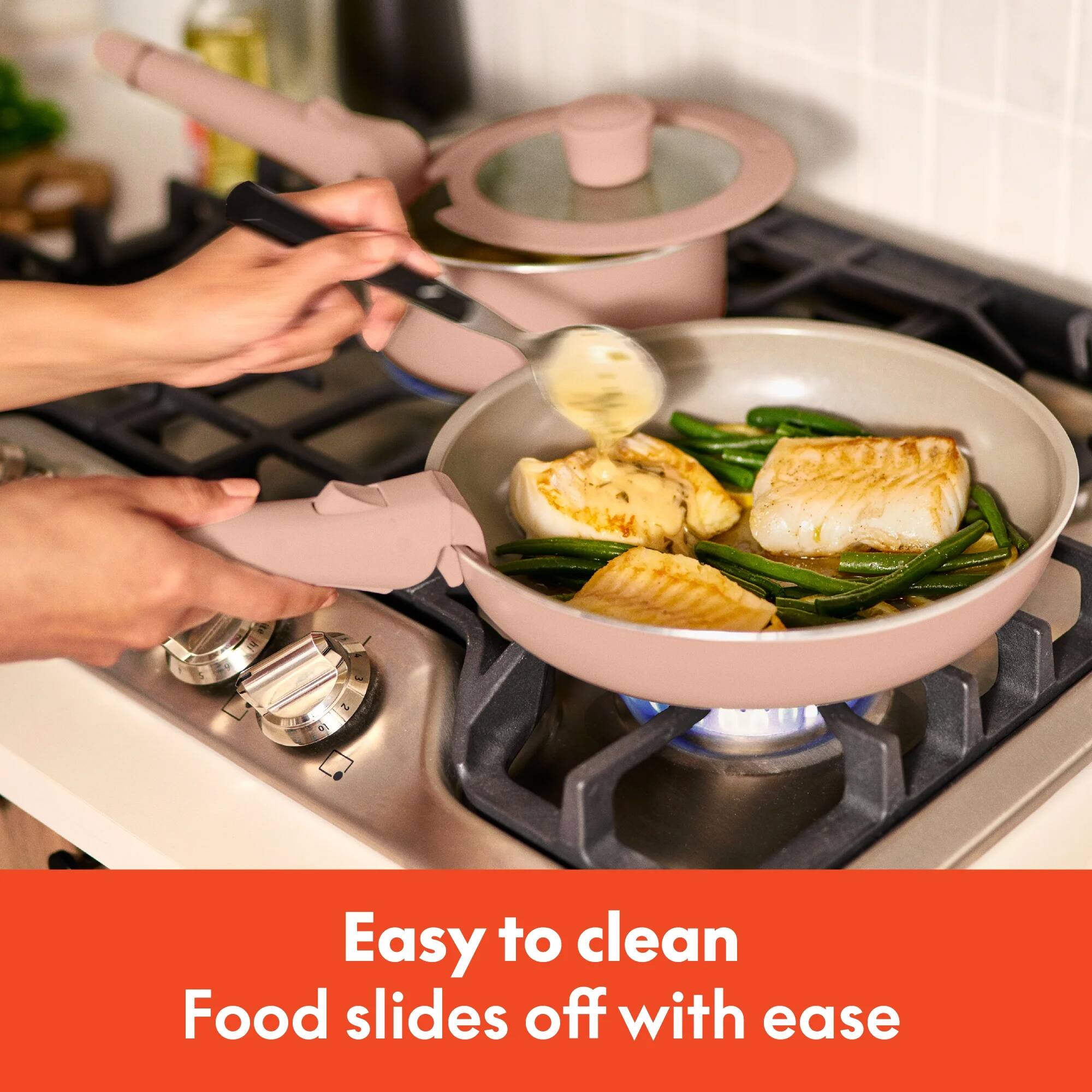 F 3 d n Easy to clean Food slides off with ease