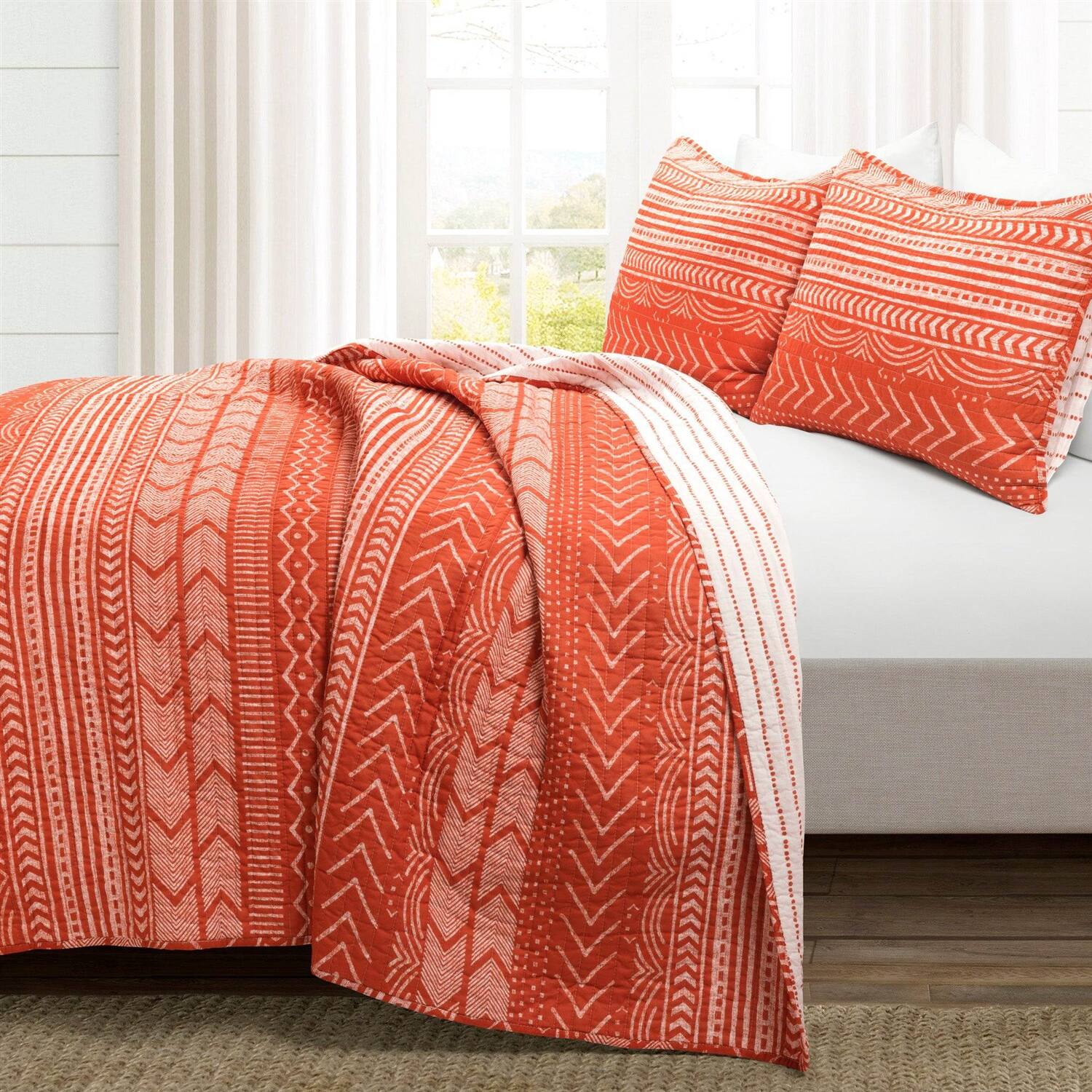 Angle. Hivvago - King size Scandinavian Chevron Orange White Stripe Reversible Cotton Quilt Set - Orange White.