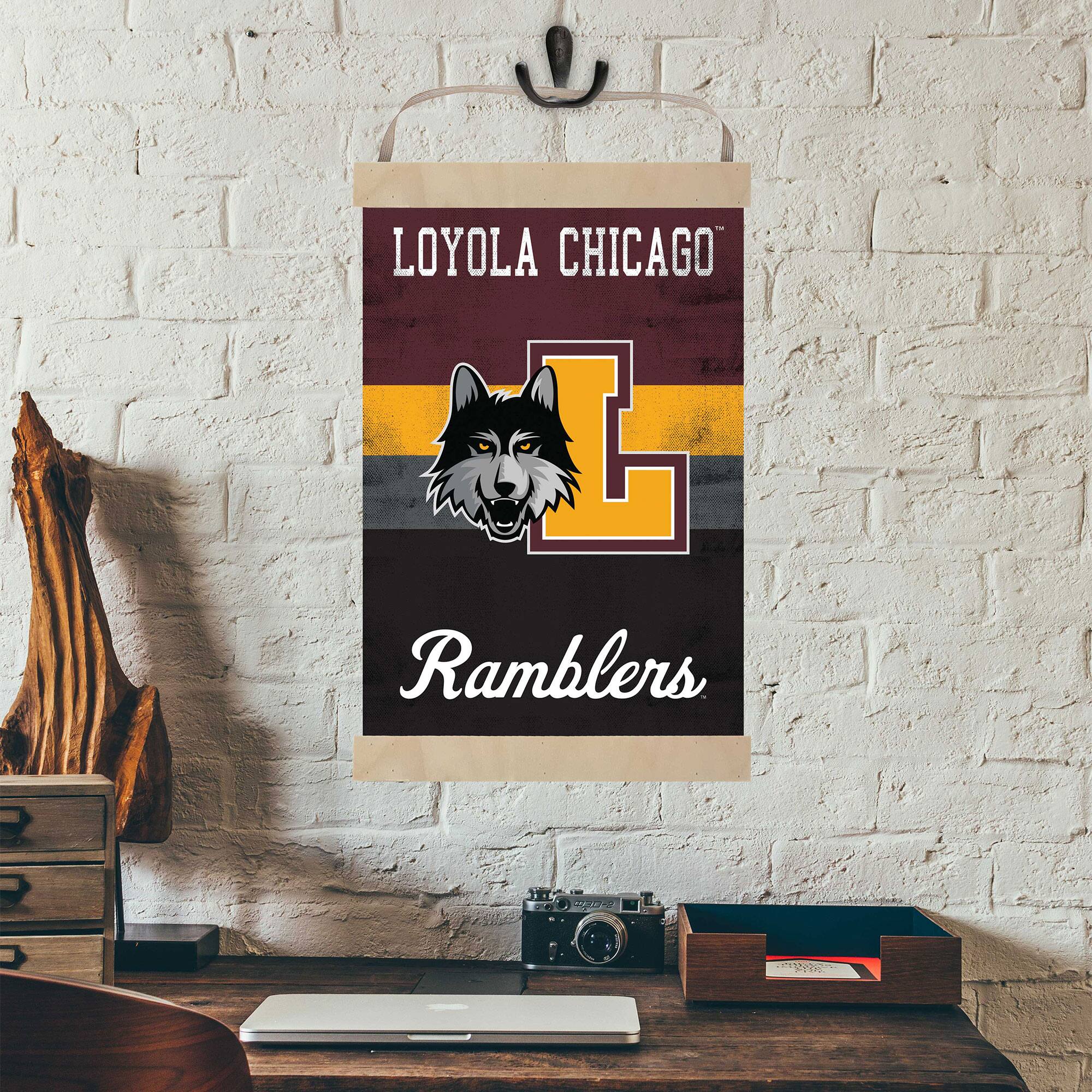 LOYOLA CHICAGO  
L  
Ramblers
