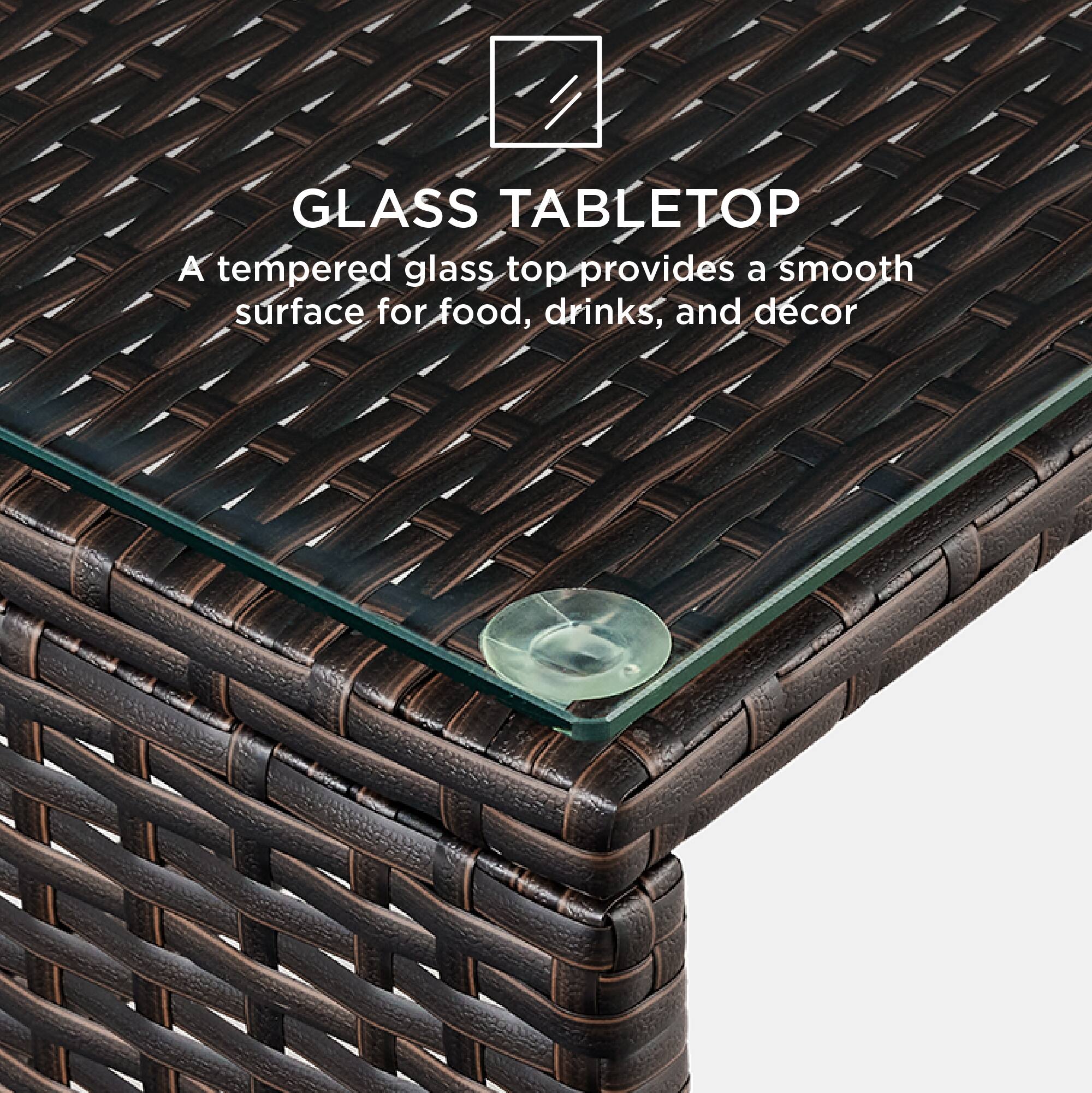 GLASS TABLETOP  
A tempered glass top provides a smooth surface for food, drinks, and décor