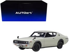 Nissan Skyline 2000GT-R (KPGC110) RHD (Right Hand Drive) 1/18 Model Car by Autoart - White