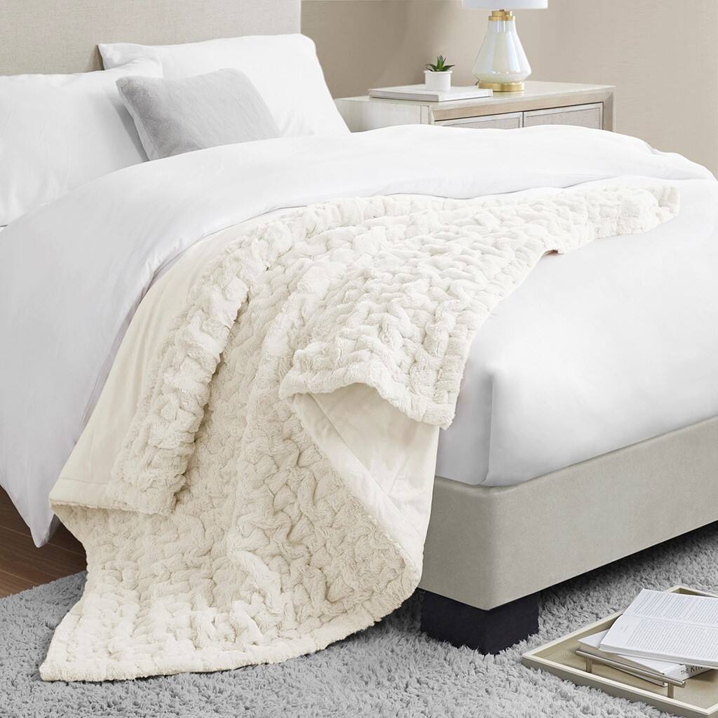 Alt View 2. Gracie Mills - Gracie Mills Ashlee Modern Solid Ruched Fur Throw Blanket - Ivory.