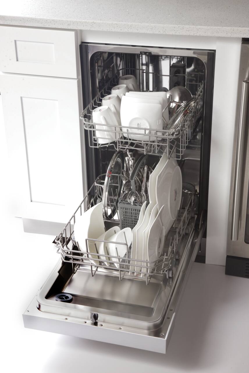 Back. Kucht - 18 in. Front Control Dishwasher in Stainless Steel with Stainless Steel Tub and Multi-Filter System - Stainless Steel.