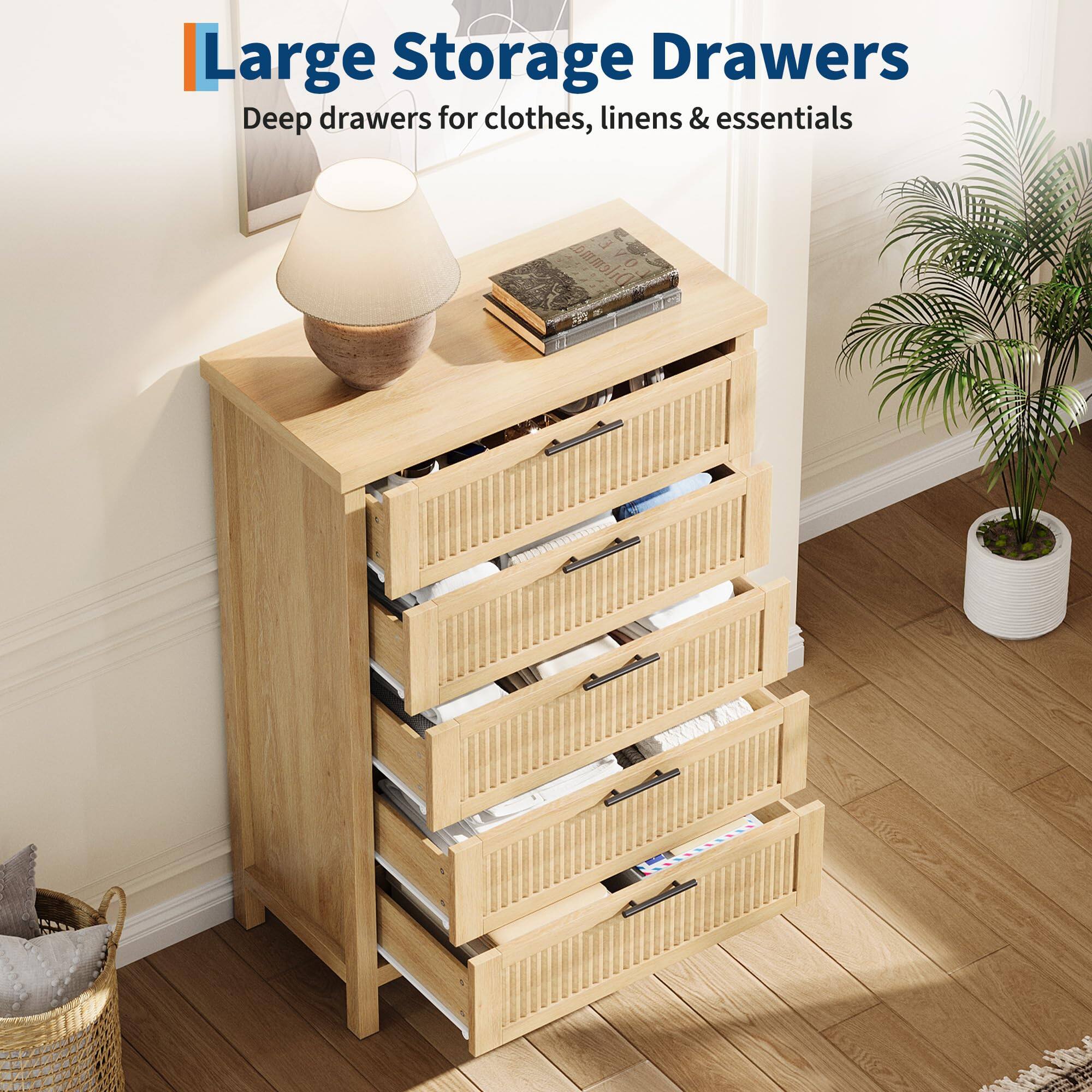 Large Storage Drawers  
Deep drawers for clothes, linens & essentials