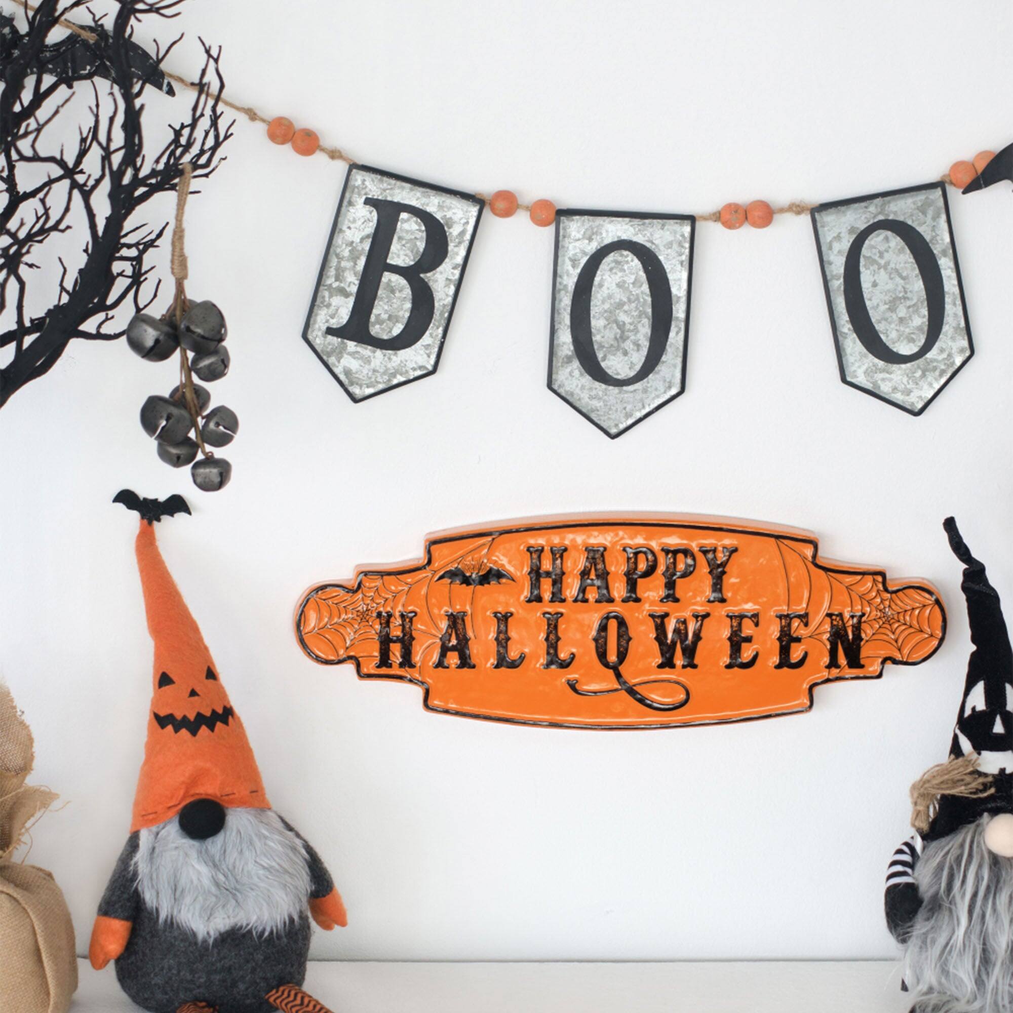 BOO  
HAPPY HALLOWEEN