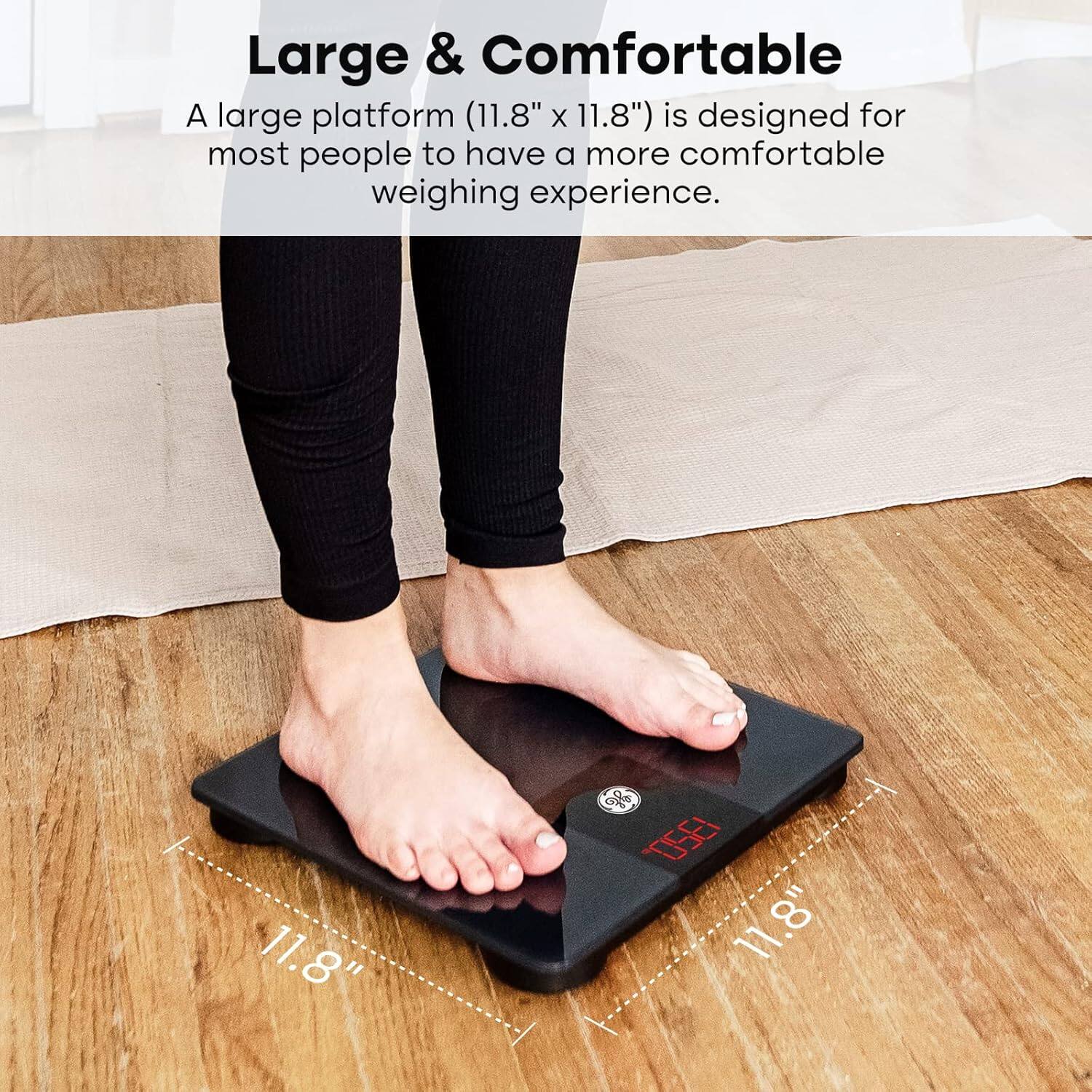 Large & Comfortable

A large platform (11.8" x 11.8") is designed for most people to have a more comfortable weighing experience.