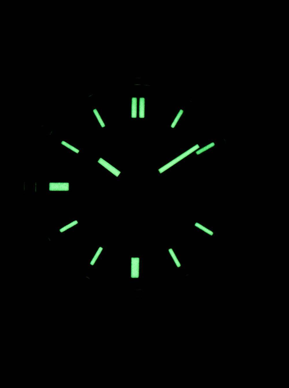 Angle. Seiko - Seiko 5 Automatic SNXS79K1 Mens Watch 21 Jewels Stainless Steel Black Dial Date/Day Display 30M - Silver/Black.