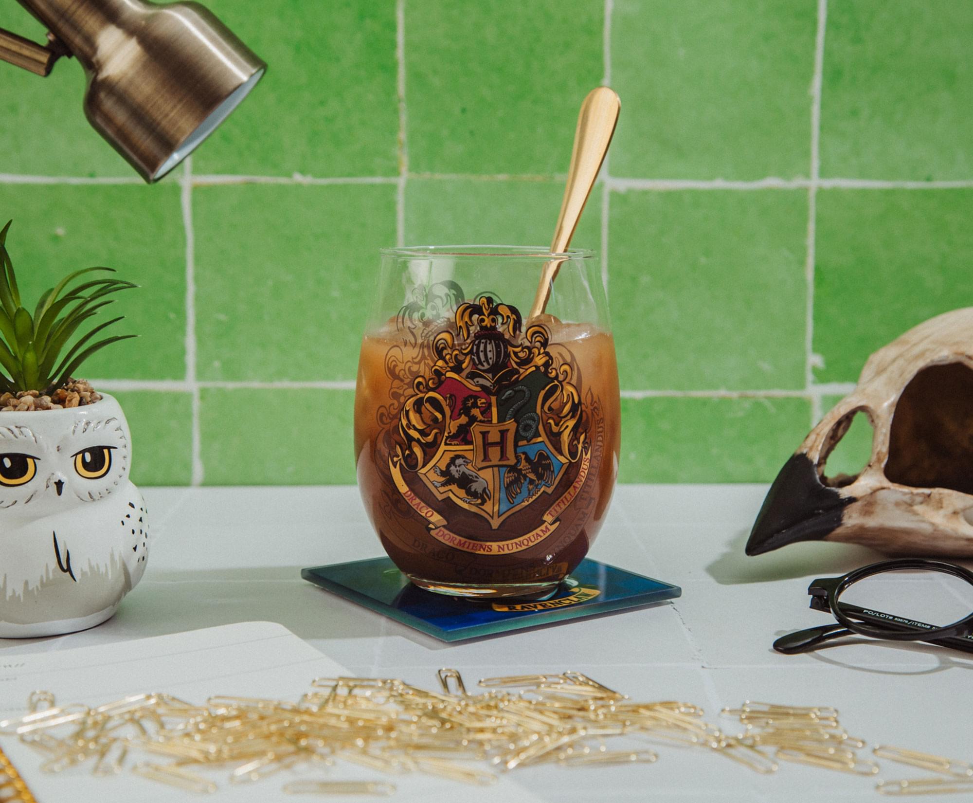 H  
DRACO TETTE DRACONS DR CO DORMIENS NUNQUAM  
CREZ SZ A R PULOT EE