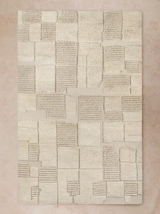 Front. GAURI KOHLI - Winnipeg Rug - Shades of ivory, beige and taupe.