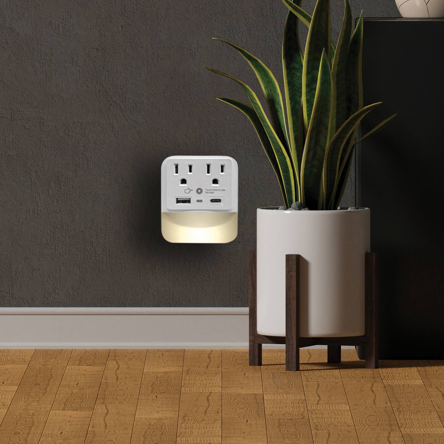 Angle. Ciao Tech - 2-Outlet 2-USB Port 300J Travel Charger Surge Protector Wall Tap LED Night-Light CPATU00-066 - White.