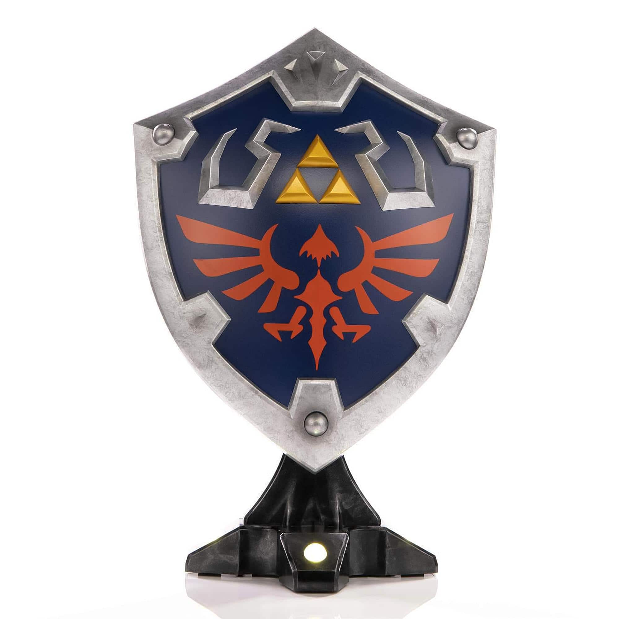 Dark Horse Comics - The Legend of Zelda Breath of the Wild Hylian Shield Statue | Collector Edition - Blue