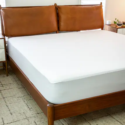 Front. Emma + Oliver - Smooth Fabric Waterproof And Hypoallergenic Mattress Protector - White.