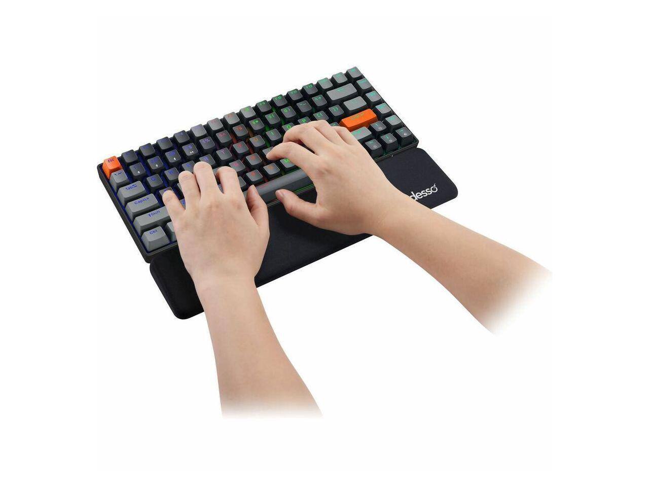 10c . T CapiLa SONE . a % T 1 ai 3 S 14 p 0 1 dessor C

Corrected text:
10c . T CapiLa SONE . a % T 1 ai 3 S 14 p 0 1 dessor C