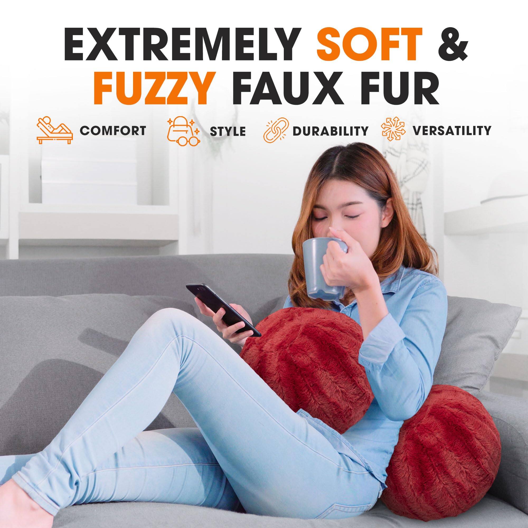 EXTREMELY SOFT & FUZZY FAUX FUR  
COMFORT  
STYLE  
DURABILITY  
VERSATILITY