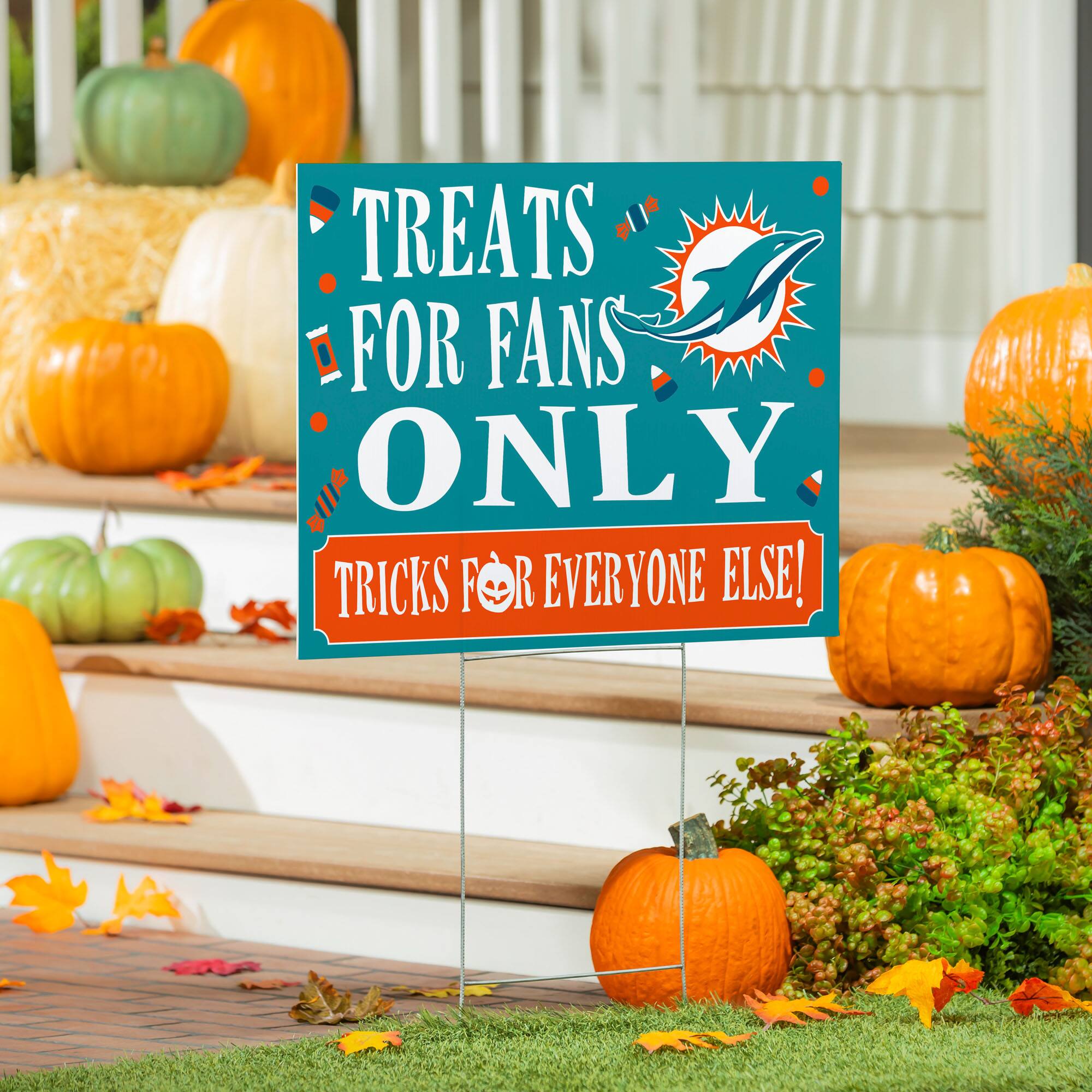 TREATS FOR FANS ONLY  
TRICKS FOR EVERYONE ELSE!