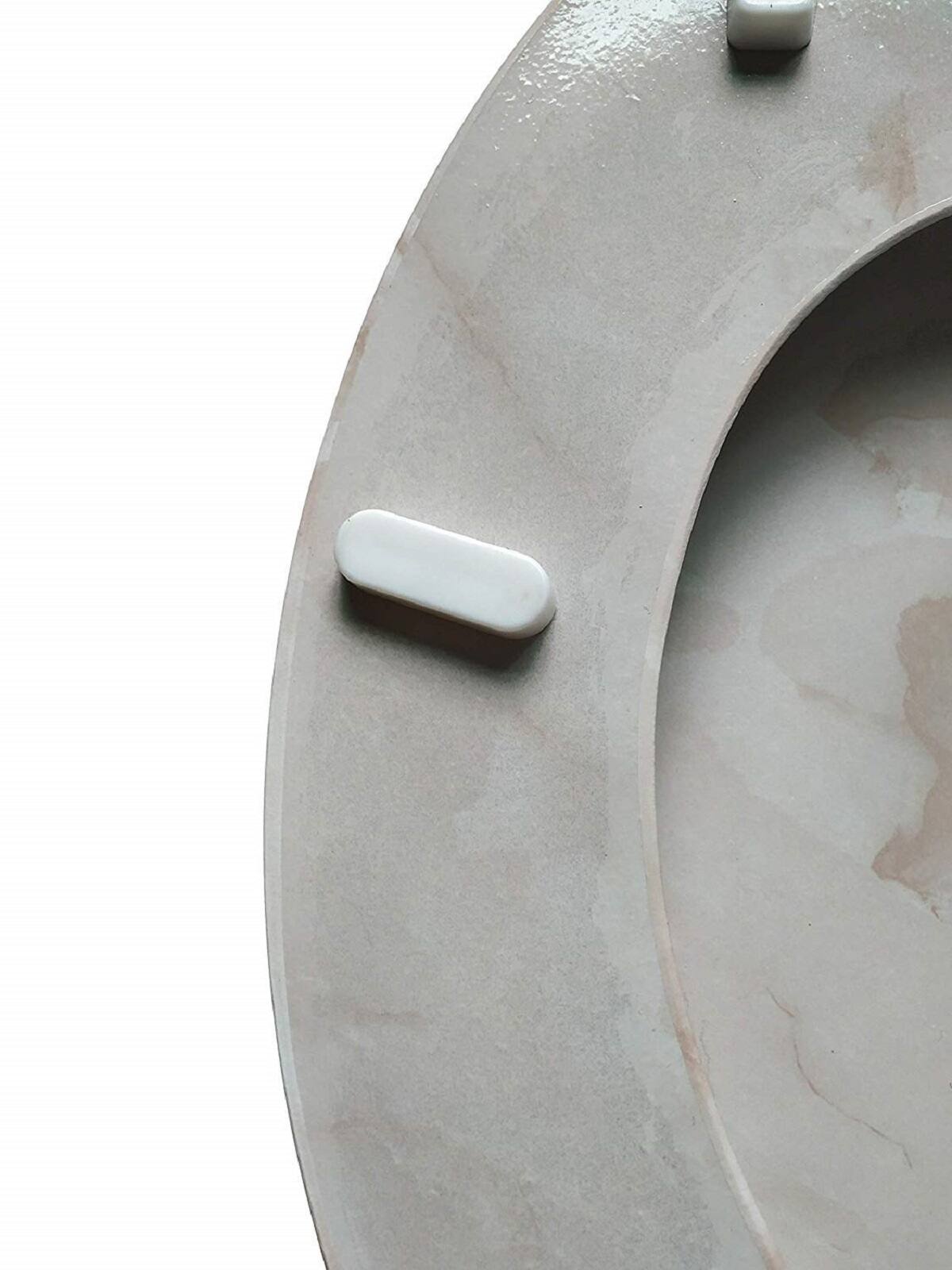 Back. J&V TEXTILES - Marble Round Toilet Seat - Beige.