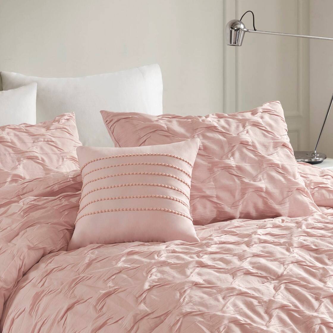 Alt View 3. Gracie Mills - Gracie Mills Blanca Comforter Set - Pink.