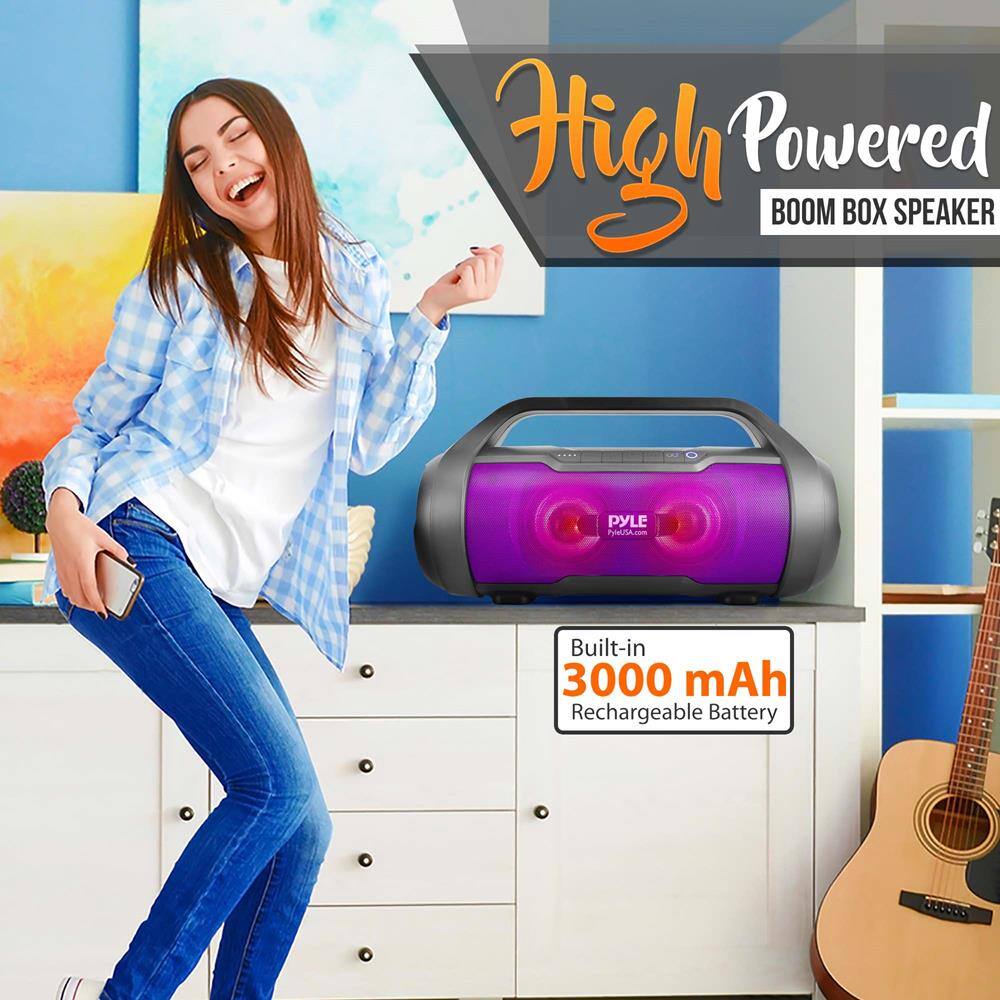 High Powered BOOM BOX SPEAKER  
PYLE  
Pyle.com  
Built-in 3000 mAh Rechargeable Battery