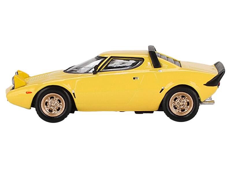 Angle. Mini GT - Lancia Stratos HF Stradale Giallo Fly Yellow Limited Edition to 1440 pieces Worldwide 1/64 Diecast Model Car by Mini GT - Yellow.
