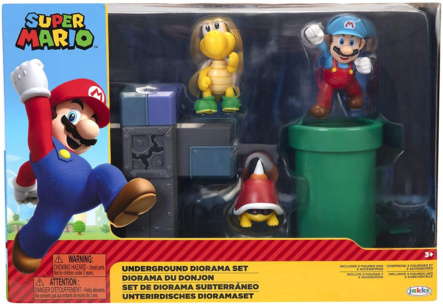 **Super Mario™**

**Underground Diorama Set**

**Warning: Choking Hazard - Small parts. Not for children under 3 years.**

**Attention: Danger de suffocation - Petits éléments. Ne convient pas aux enfants de moins de 3 ans.**

**Includes 3 figures and 2 accessories**

**Comprend 3 figurines et 2 accessoires**

**Incluye 3 figuras y 2 accesorios**

**Inklusive 3 Figuren und 2 Zubehörteile**

**3+**

**Jaks**