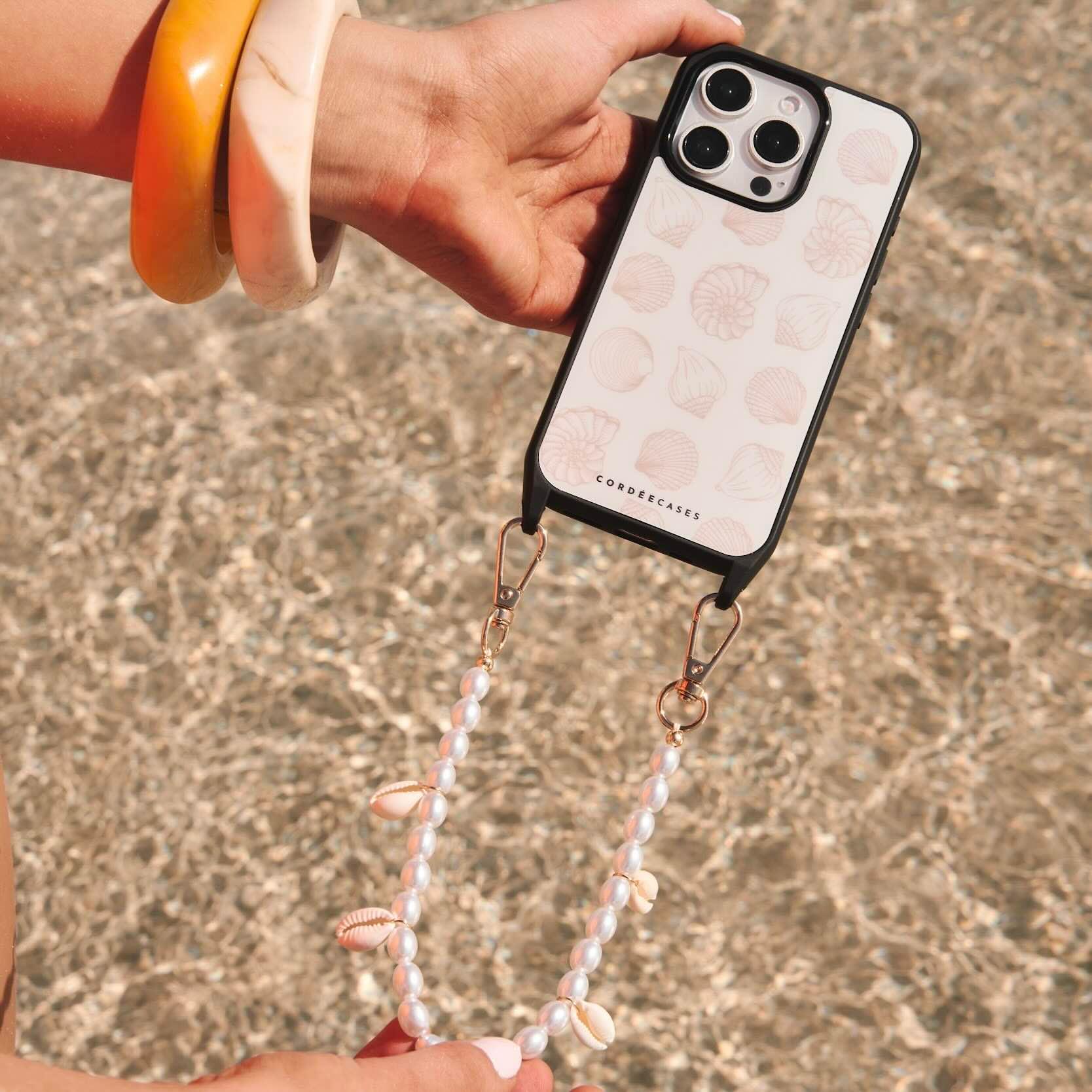 Back. Cordée Cases - Pearl Paradise Phone Chain Set - Beige.