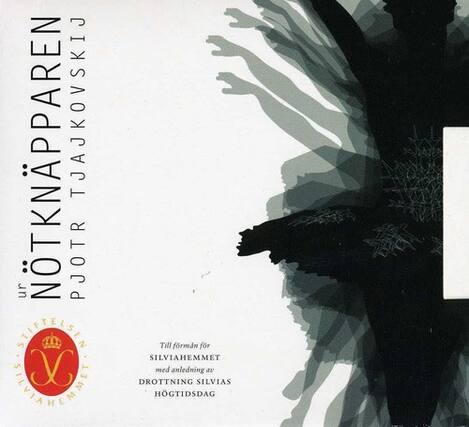 Sure, here is the corrected and grouped text:
---
**UR NÖTKNAPPAREN**
**PJOTR TJAJUKOVSKIJ**
---
**Till främstå for**
**SILVIAHEMMET**
**med anledning av**
**DROTTNING SILVIAS HÖGTIDS DAG**
---
**wiad.co**