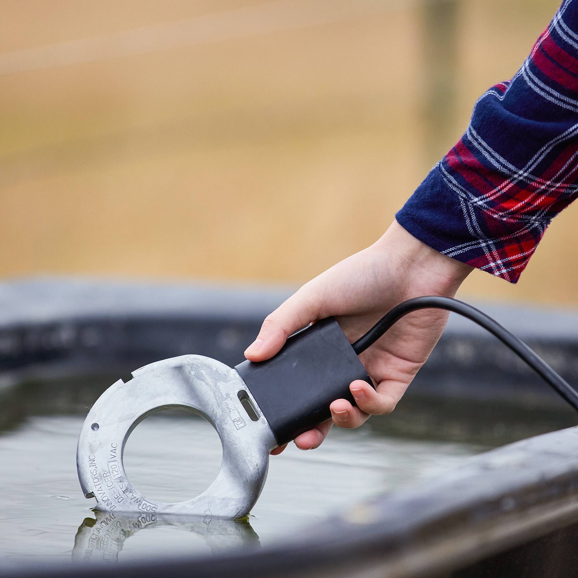 VAC ICFR 4120  
INNOVATORS INC  
DE-ICER 02  
LlySVIOom  
DE-  
00e 1g 00C  
TME L?  
2