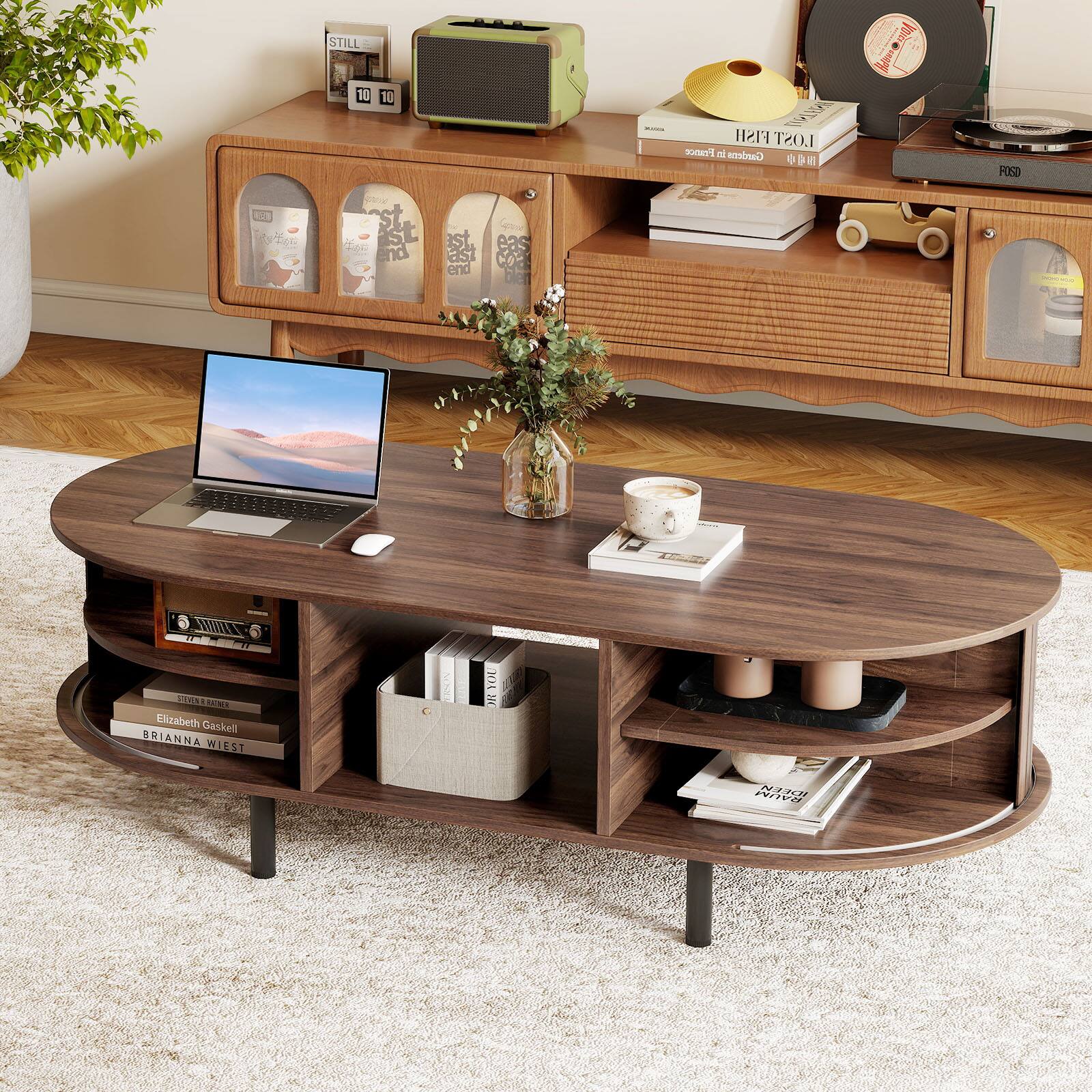 STILL 10 10  
FISH LOST INNCE - Garden  
HOSD  
Elizabeth Gaskell  
BRIANNA WIESEST  
2015