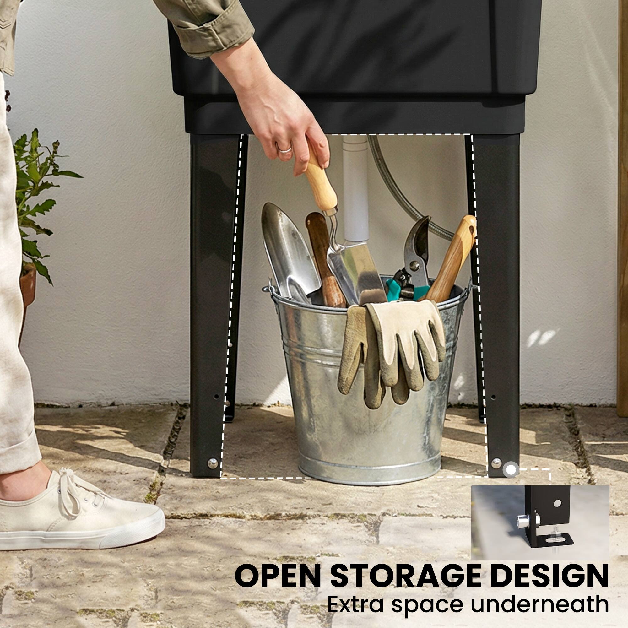 OPEN STORAGE DESIGN  
Extra space underneath